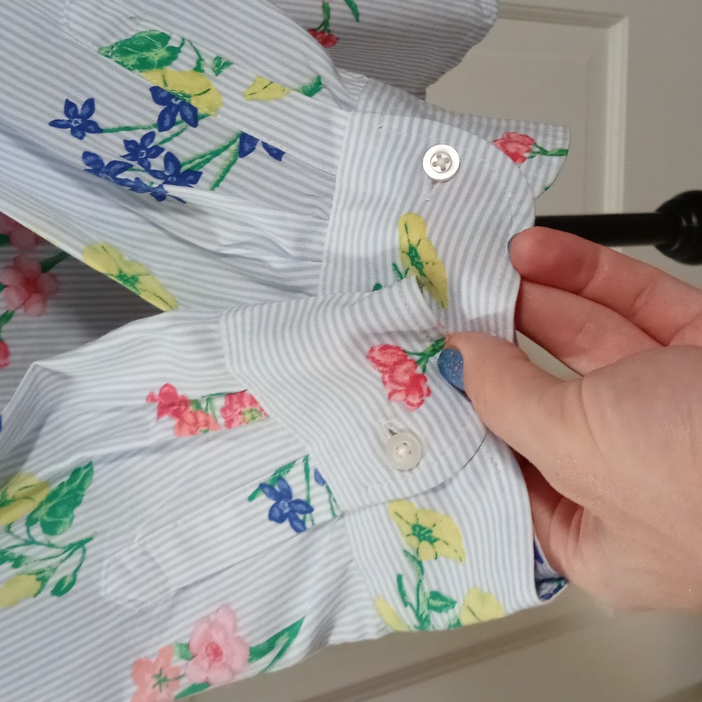 💐Talbots💐- Multicolor Floral Quarter Button L/S Top - Picture 5 of 9